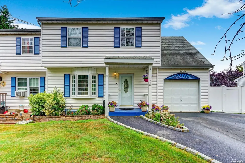 44 Cedar Street Central Islip NY 11722