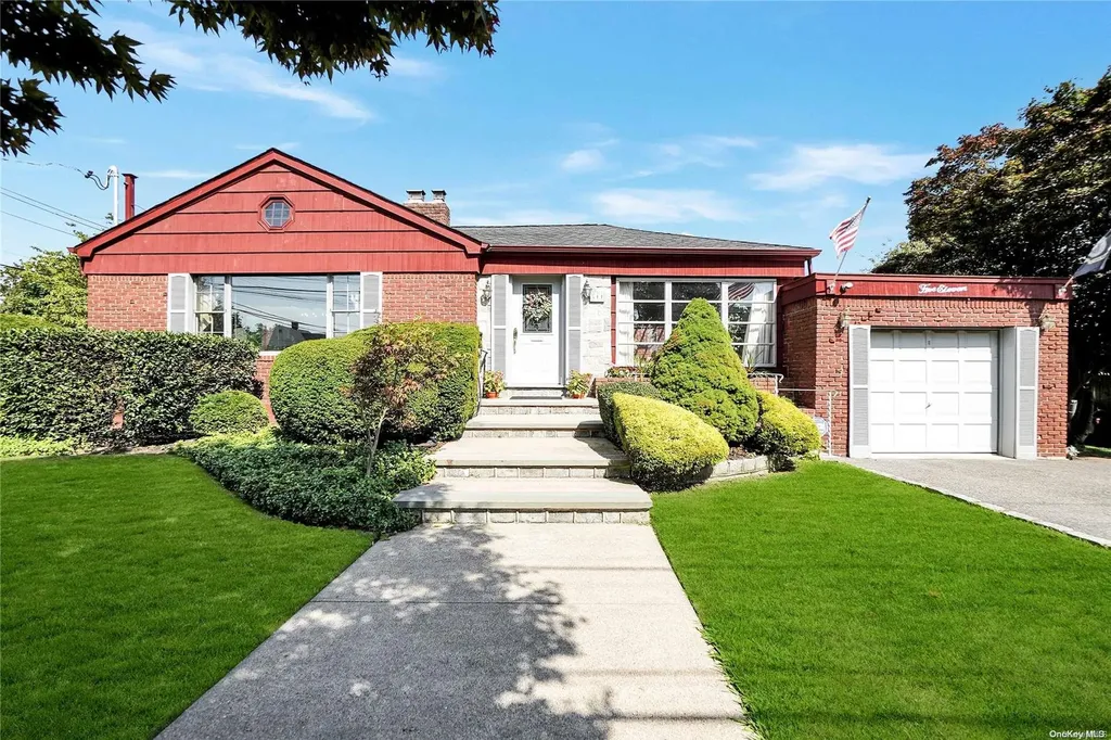 511 Milligan Lane West Islip NY 11795