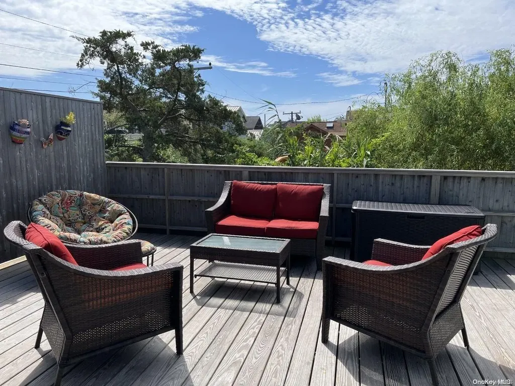 462 Dehnhoff Walk Ocean Beach NY 11770