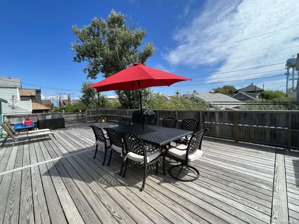 462 Dehnhoff Walk Ocean Beach NY 11770