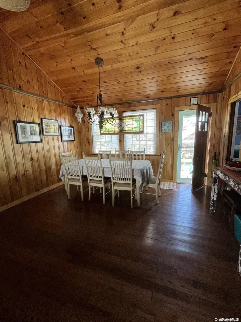462 Dehnhoff Walk Ocean Beach NY 11770