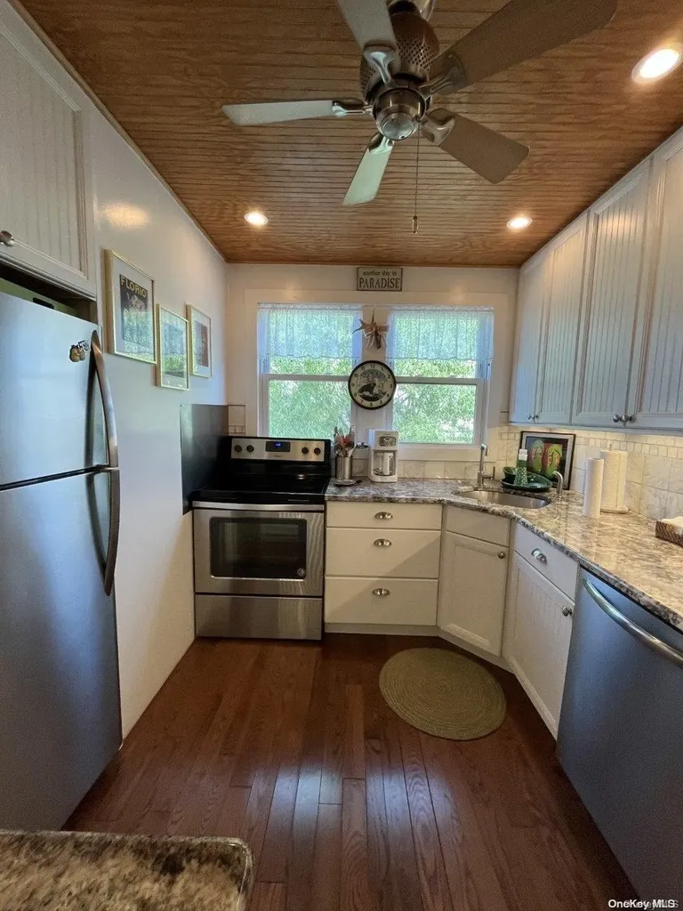 462 Dehnhoff Walk Ocean Beach NY 11770