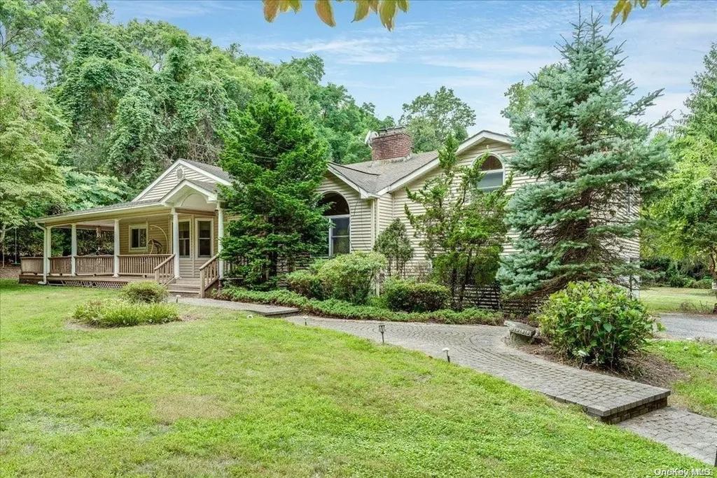 49 Hawxhurst Road Cold Spring Harbor NY 11724