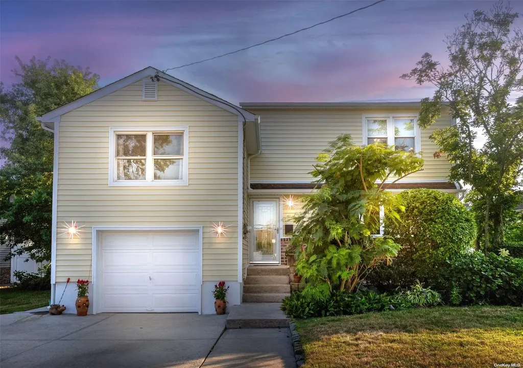 3524 Bayfield Boulevard Oceanside NY 11572
