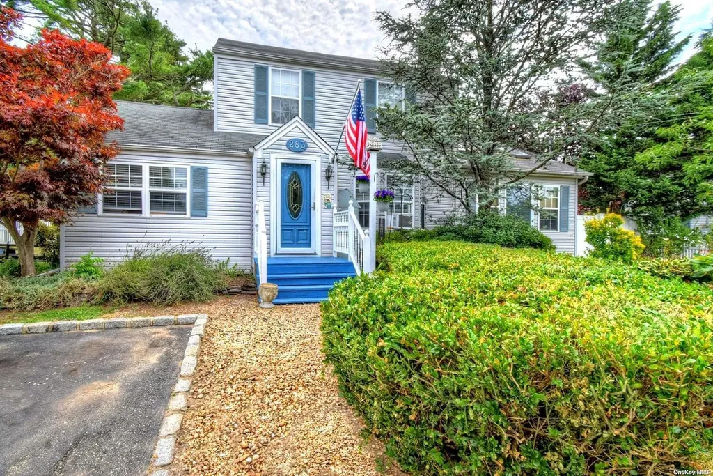 283 Washington Avenue Patchogue NY 11772