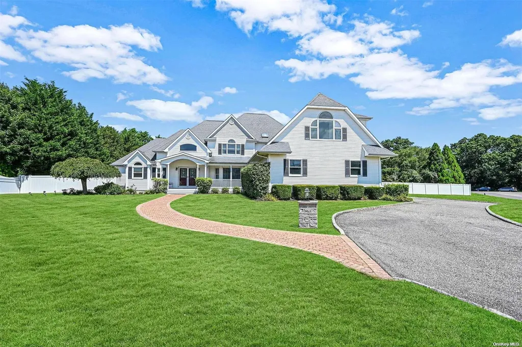 118 Deer Run Wading River NY 11792