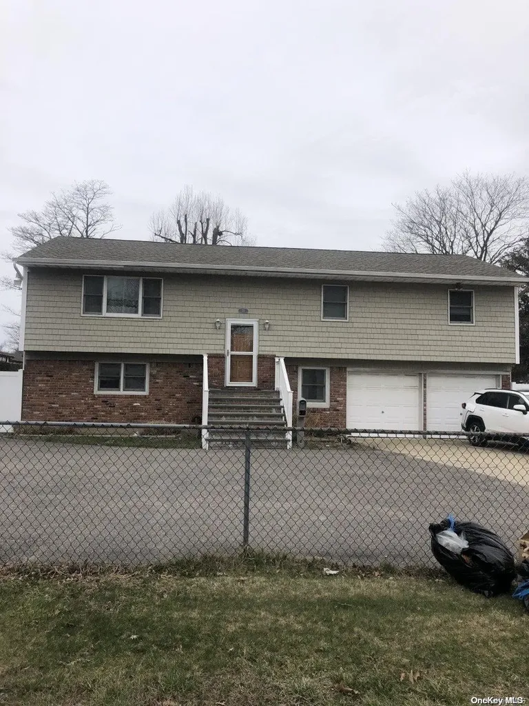 50 Hubbards Path West Babylon NY 11704
