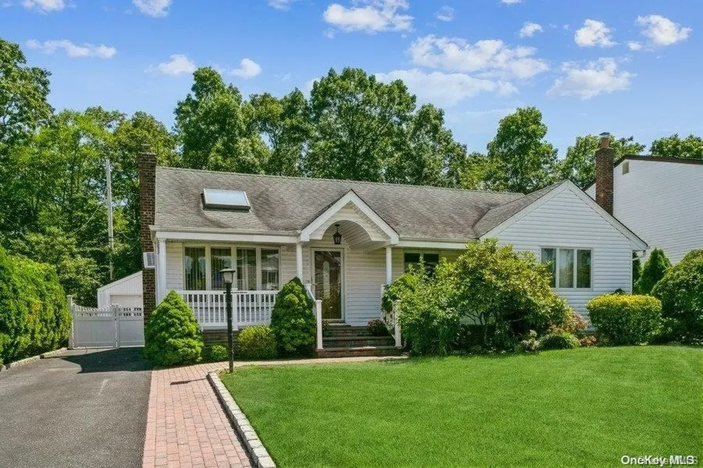 954 Brent Drive Wantagh NY 11793