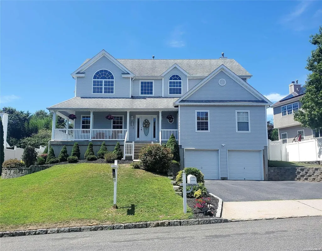 98 Beechwood Drive Manorville NY 11949