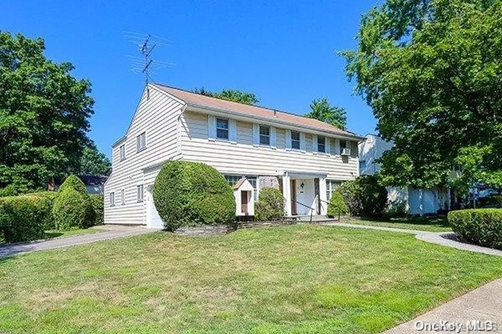 12 Marietta Drive Westbury NY 11590