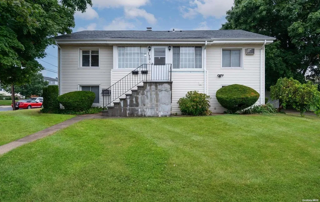 170 Cedar Street Freeport NY 11520