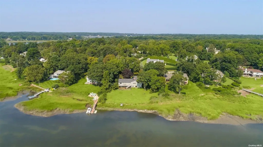 14 Johns Road Setauket NY 11733