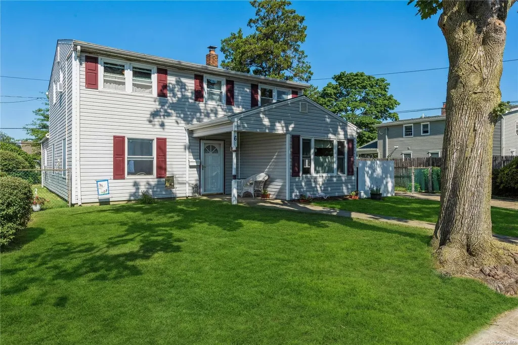 6 Academy Lane Levittown NY 11756