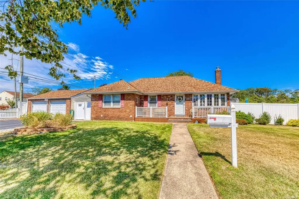 685 Francis Drive Wantagh NY 11793