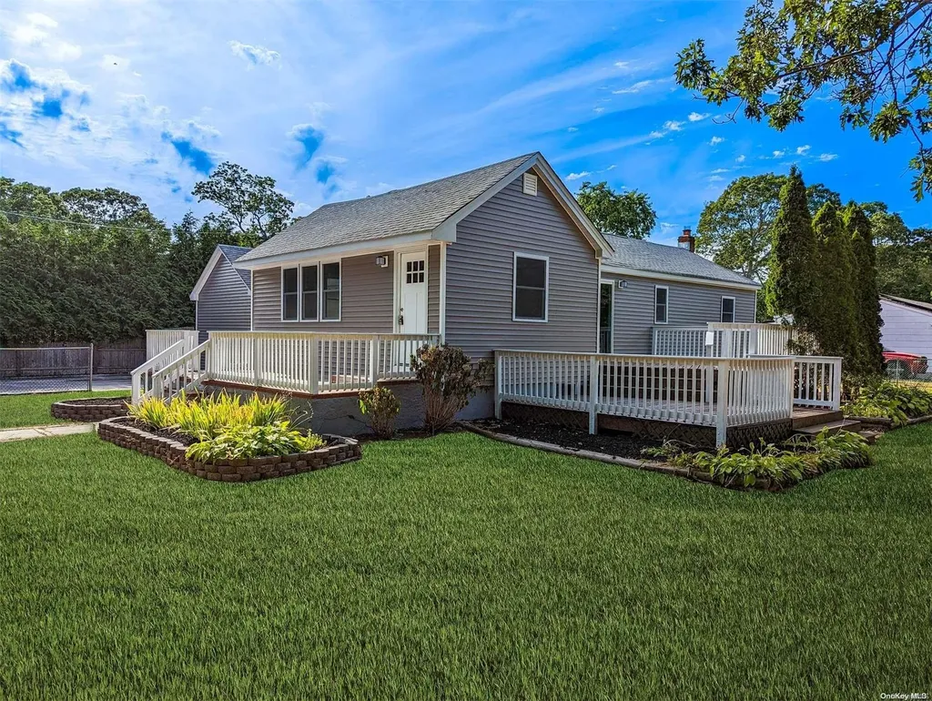 33 Queen Road Mastic Beach NY 11951