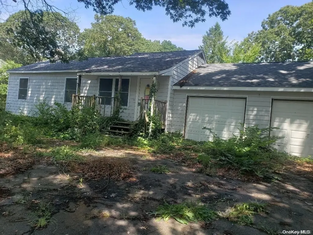 107 Coventry Avenue Mastic NY 11950