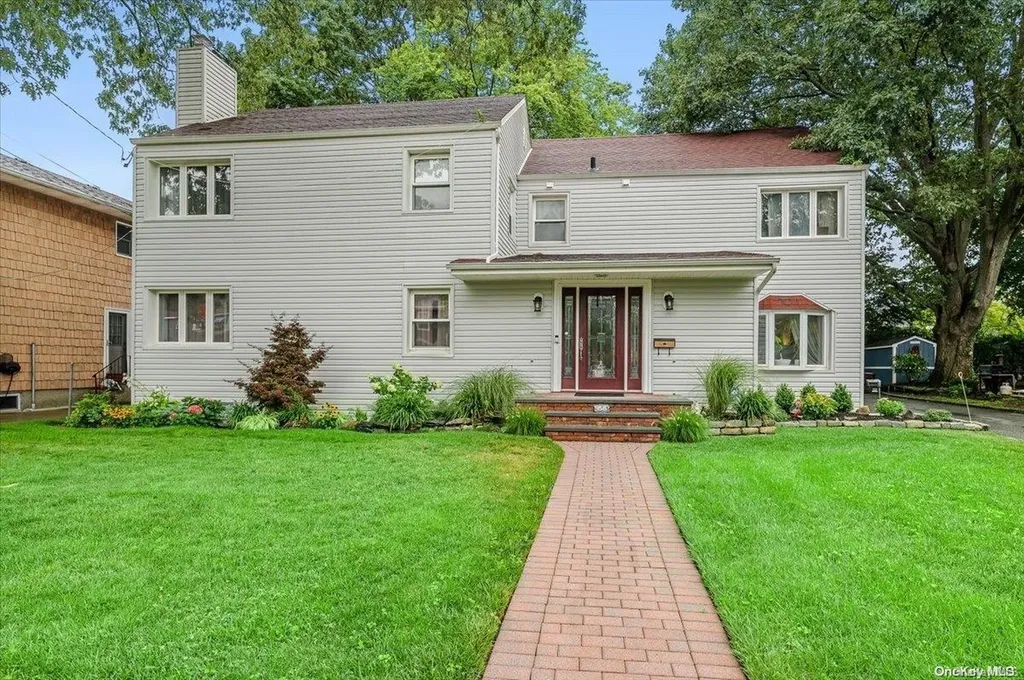 56 Lawrence Avenue Malverne NY 11565