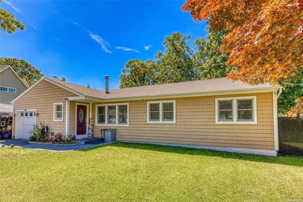 34 Neptune Avenue Mastic NY 11950