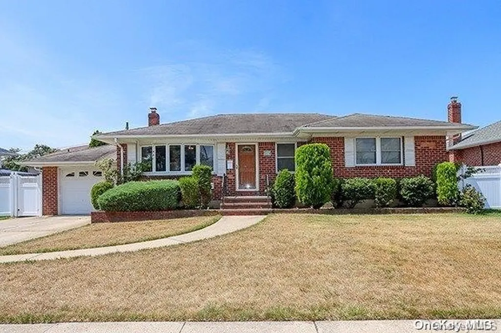 3974 Hahn Avenue Bethpage NY 11714