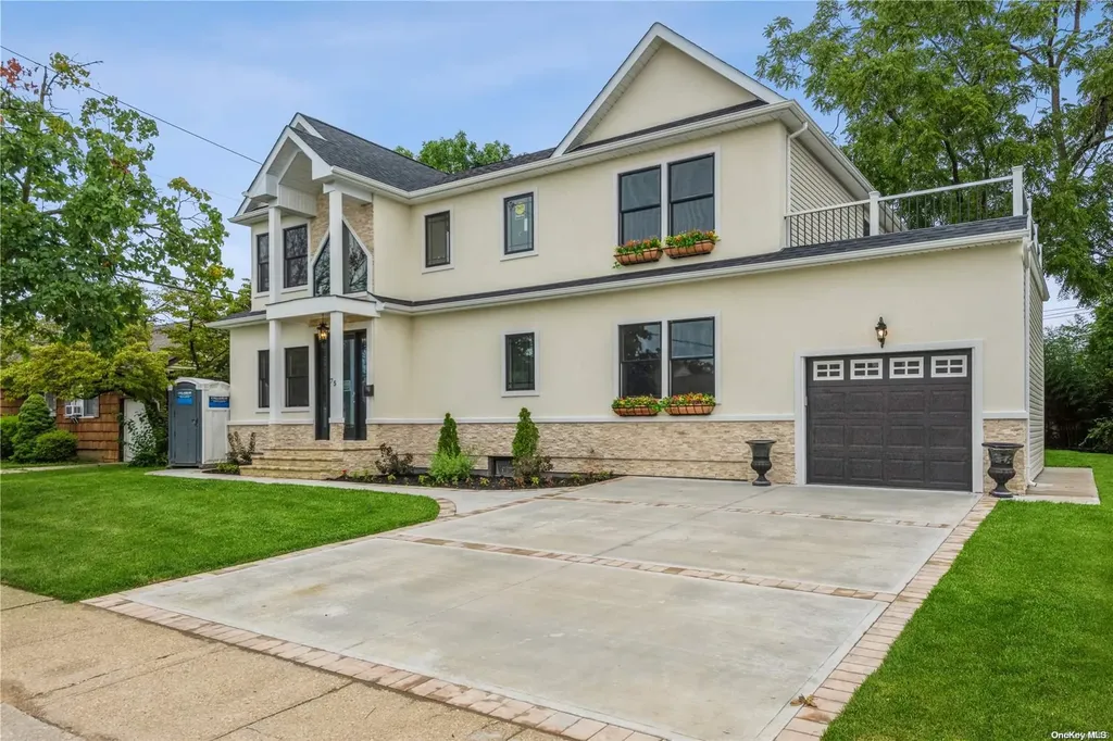 75 E End Avenue Hicksville NY 11801