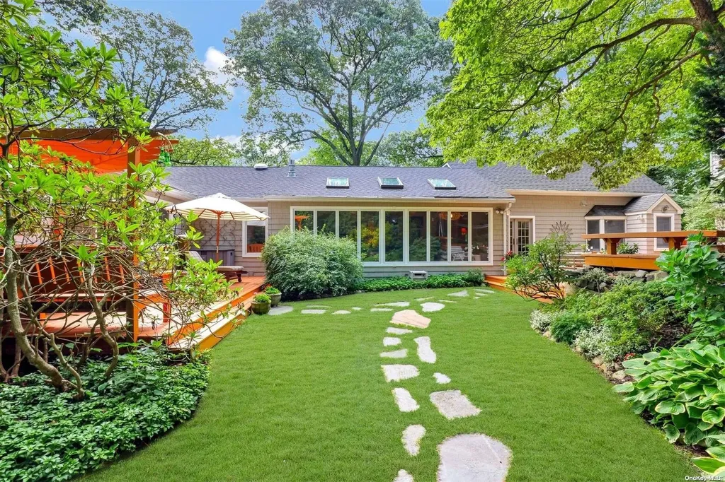 19 Sunset Drive Huntington NY 11743