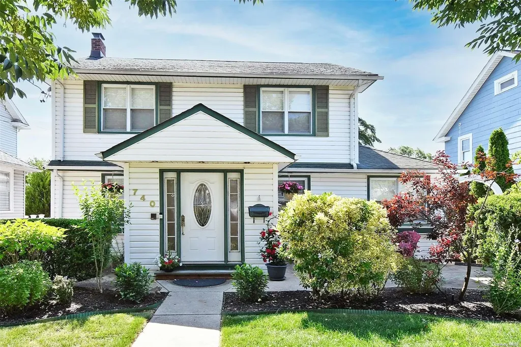740 Lakeside Drive Baldwin NY 11510