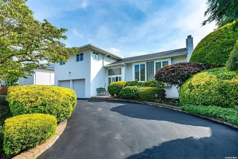 10 Gloria Drive Woodbury NY 11797