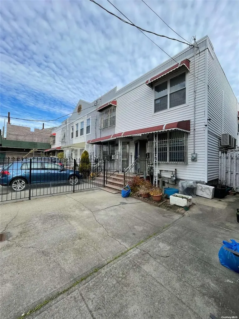 2829 W 17th Street Brooklyn NY 11224