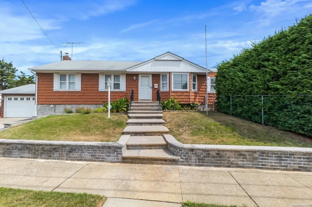 87 Wavecrest Street Valley Stream NY 11581