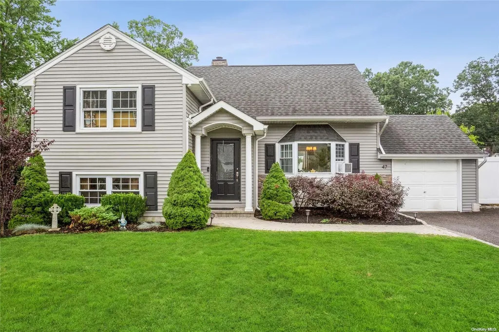 47 Barbara Drive Centereach NY 11720