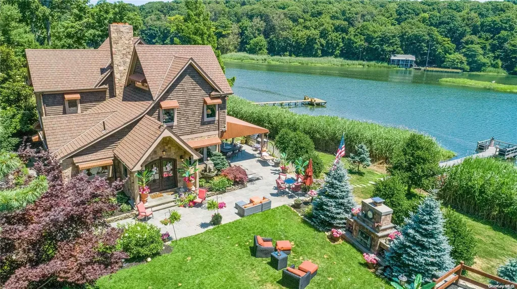 100 Riverview Terrace Smithtown NY 11787
