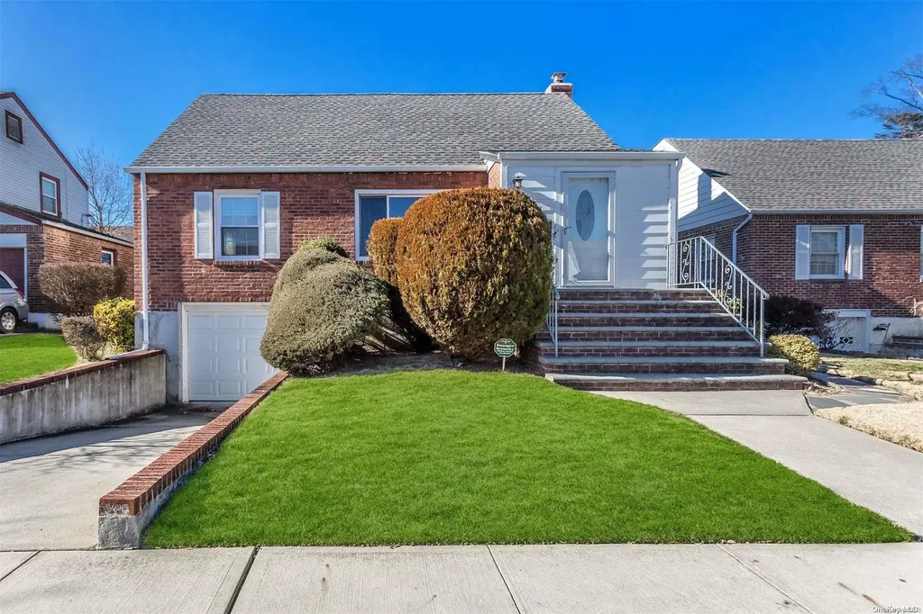 8 Elderberry Lane Valley Stream NY 11581