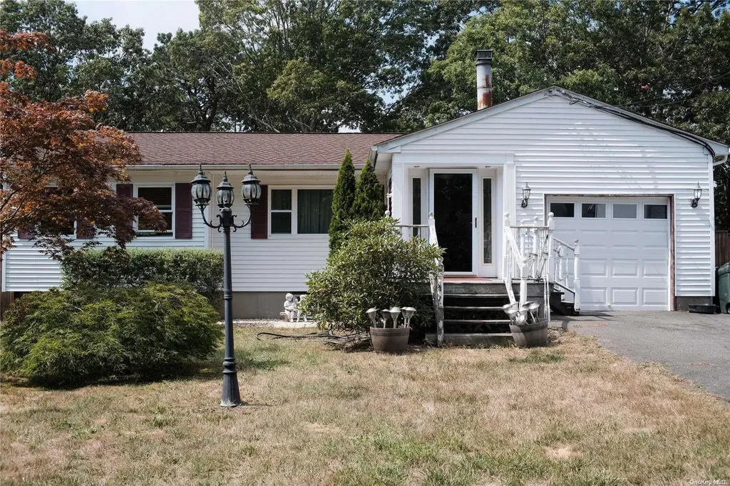 134 Monroe Street Mastic NY 11950