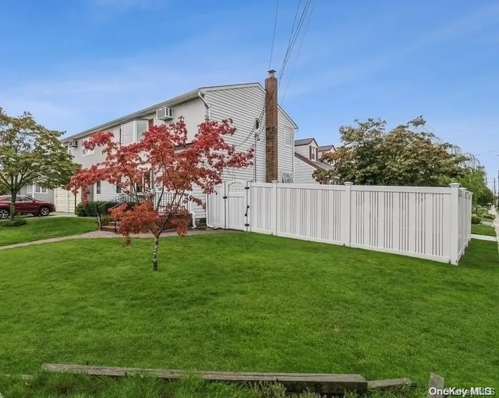 219 N 2nd Street Bethpage NY 11714