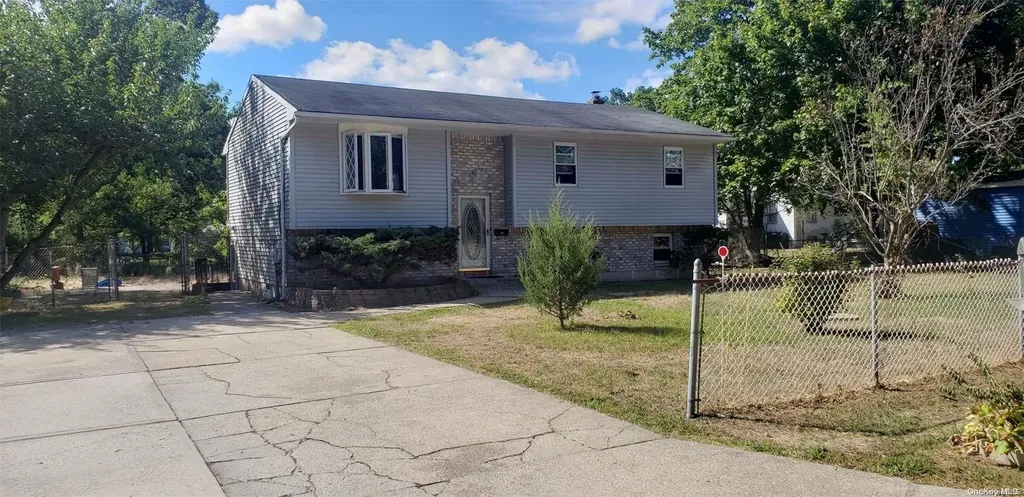40 Cocoanut Street Central Islip NY 11722