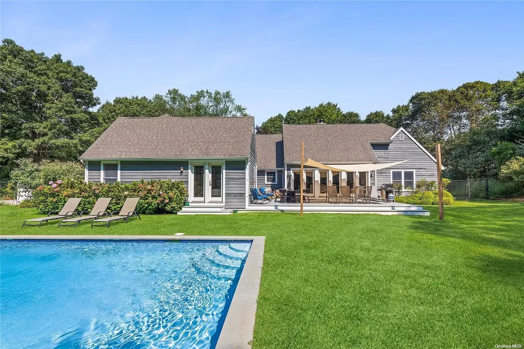 12 Fairway Drive East Hampton NY 11937