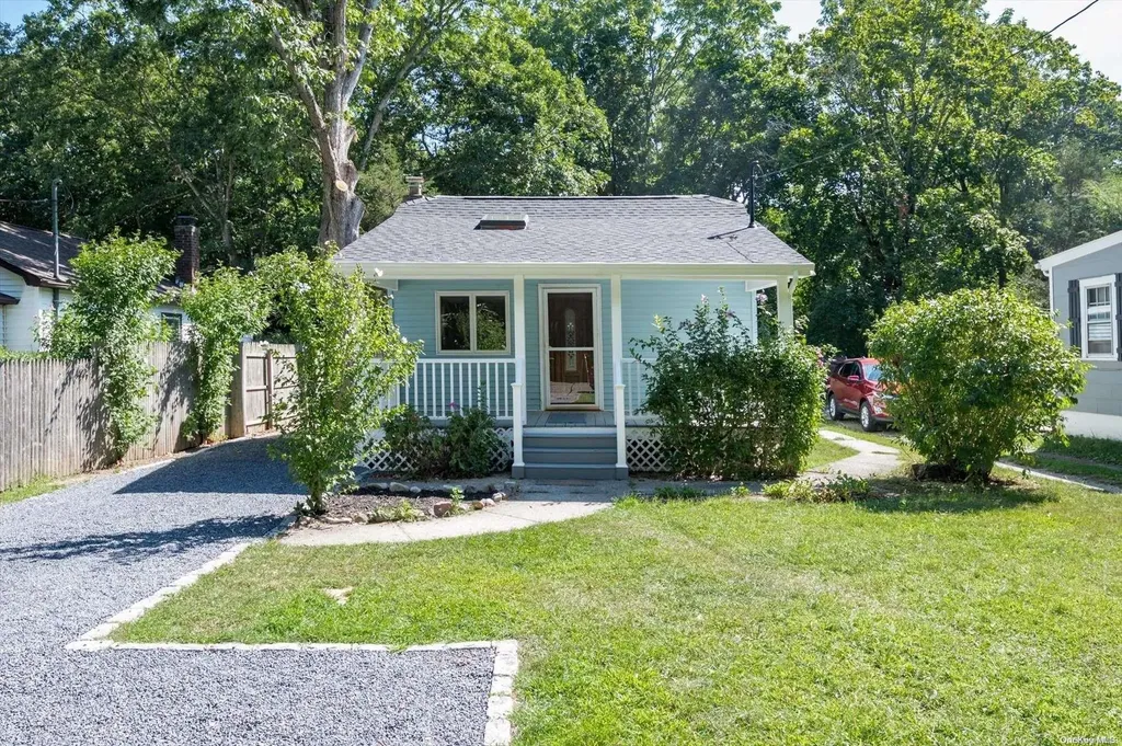 143 Wood Road Centereach NY 11720