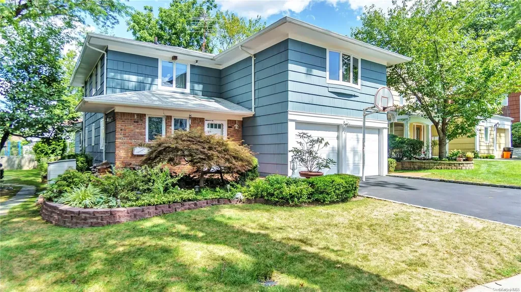 7 Meryl Lane Great Neck NY 11024