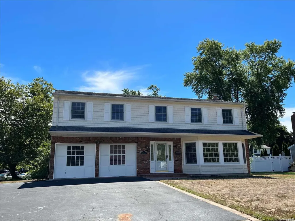 91 Darcy Circle Islip NY 11751