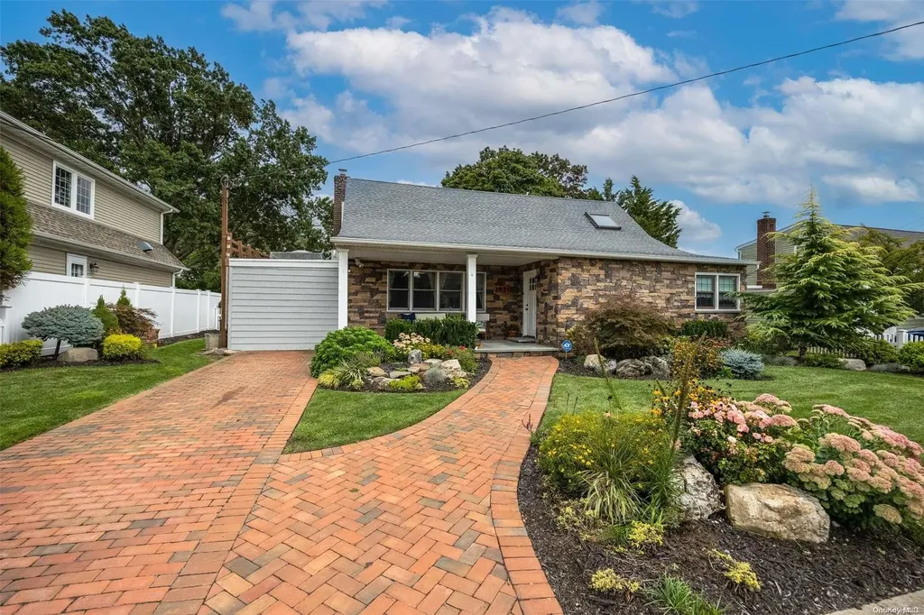 2831 River Avenue Oceanside NY 11572