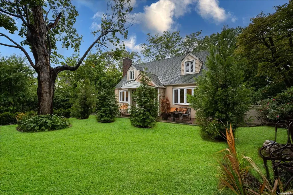 4 Vanderbilt Drive Great Neck NY 11020