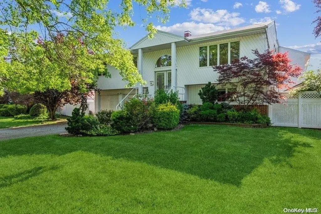 2025 Kenneth Road Merrick NY 11566