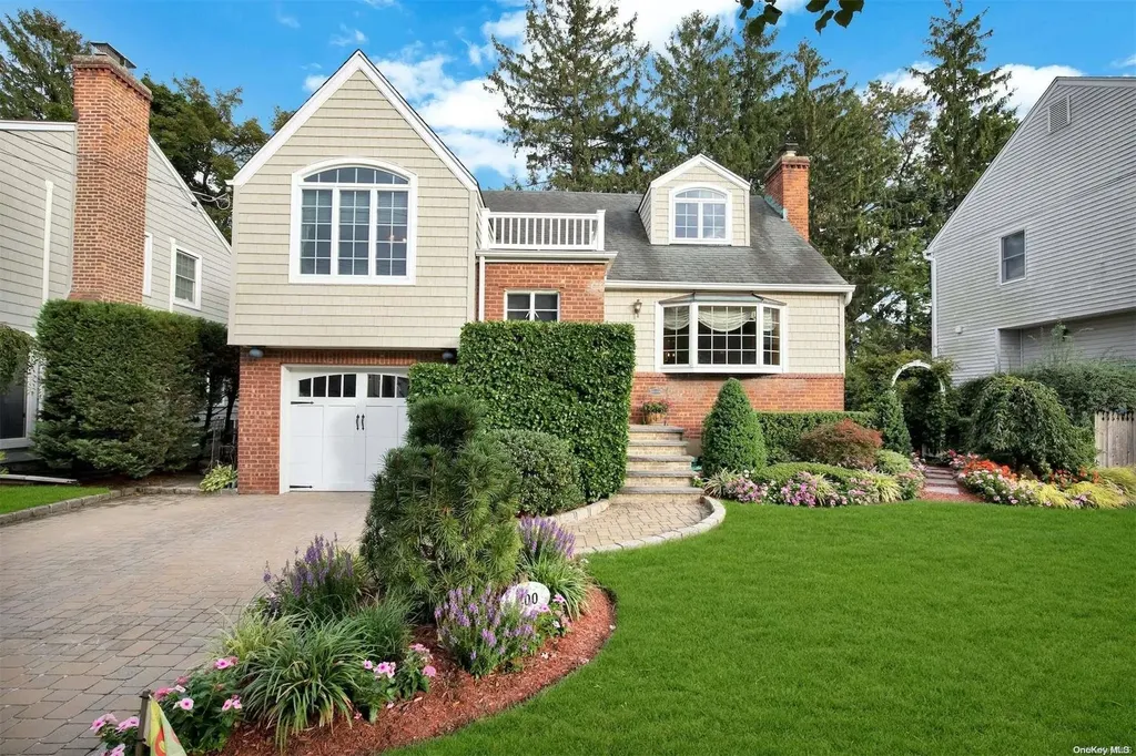 400 Cornwell Avenue Malverne NY 11565