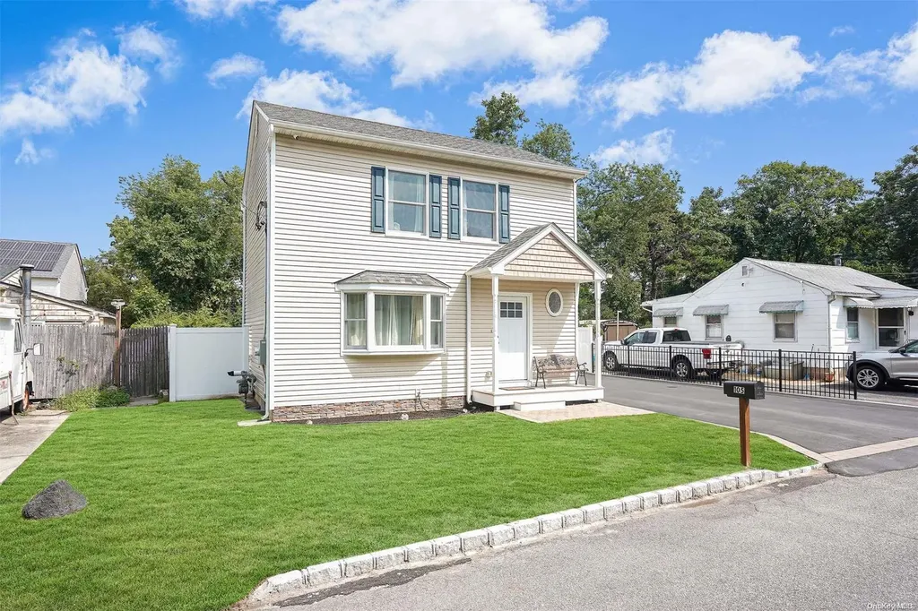 105 Cedar Street Centereach NY 11720