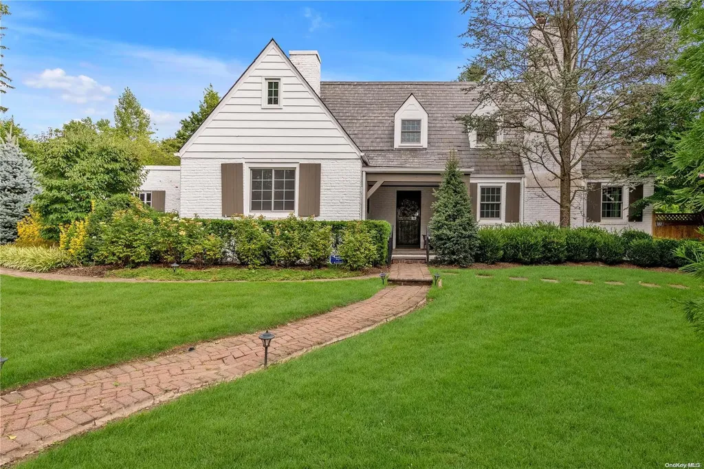 305 Circle Drive Manhasset NY 11030