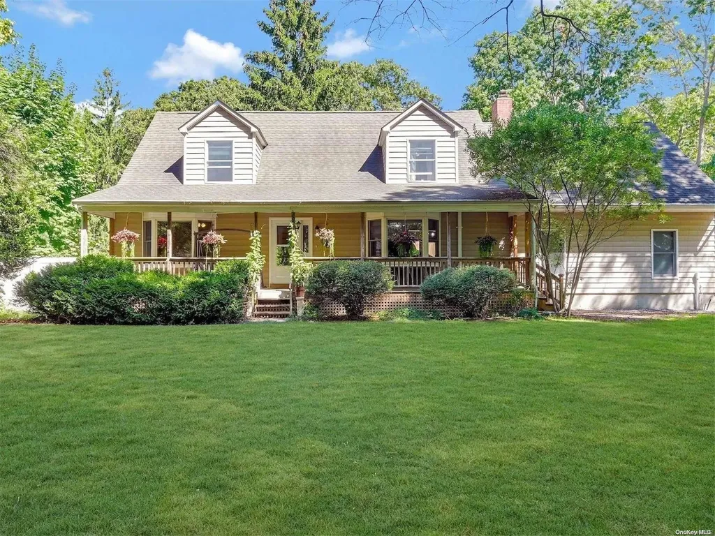 375 Wading River Road Manorville NY 11949