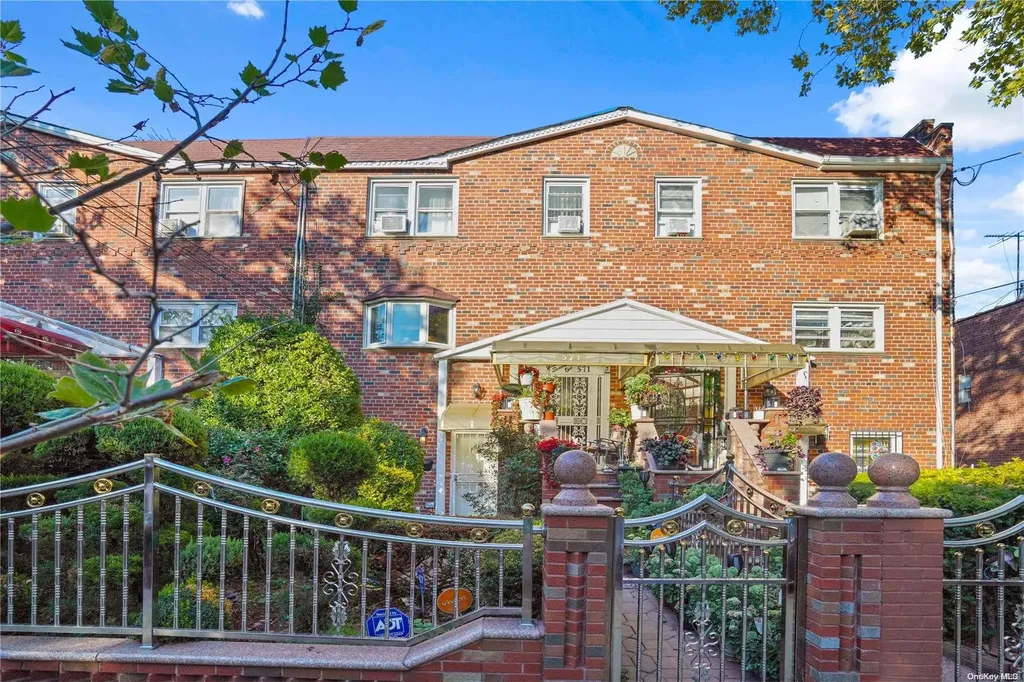 571 E 82nd Street Brooklyn NY 11236
