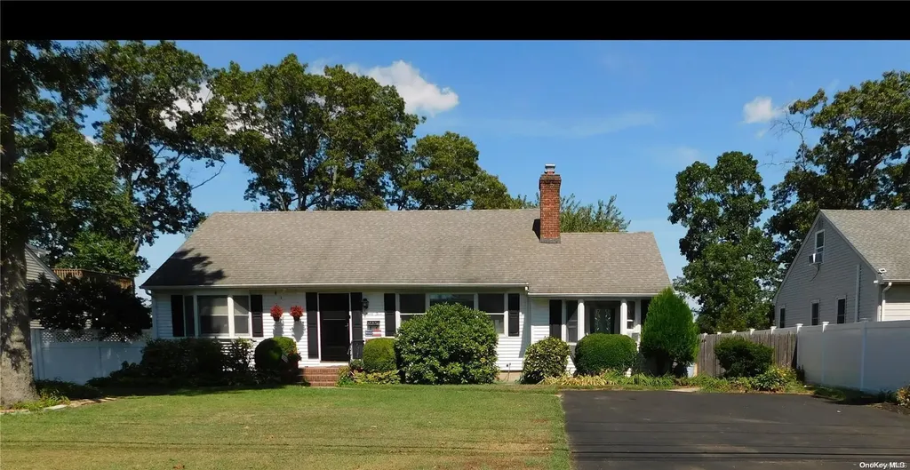 23 Abrew Street Bay Shore NY 11706