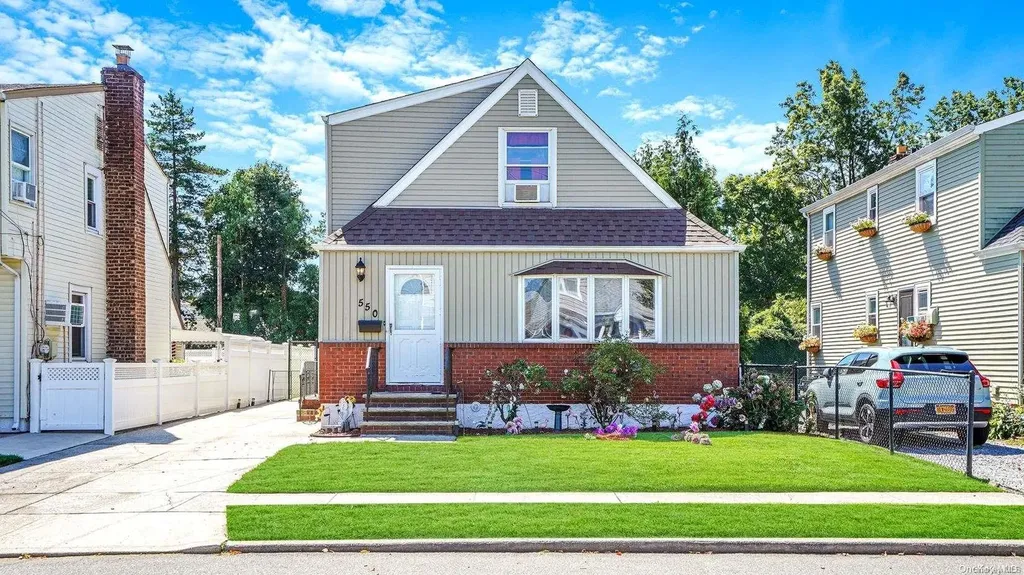 550 11th Avenue New Hyde Park NY 11040