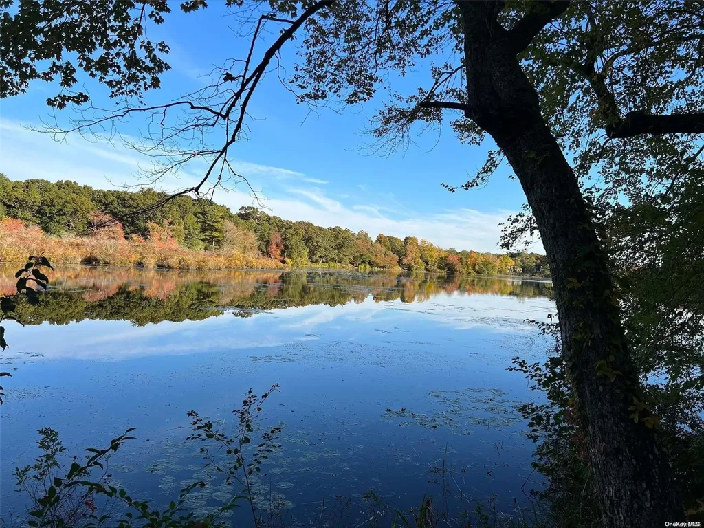 14 Private Road Yaphank NY 11980